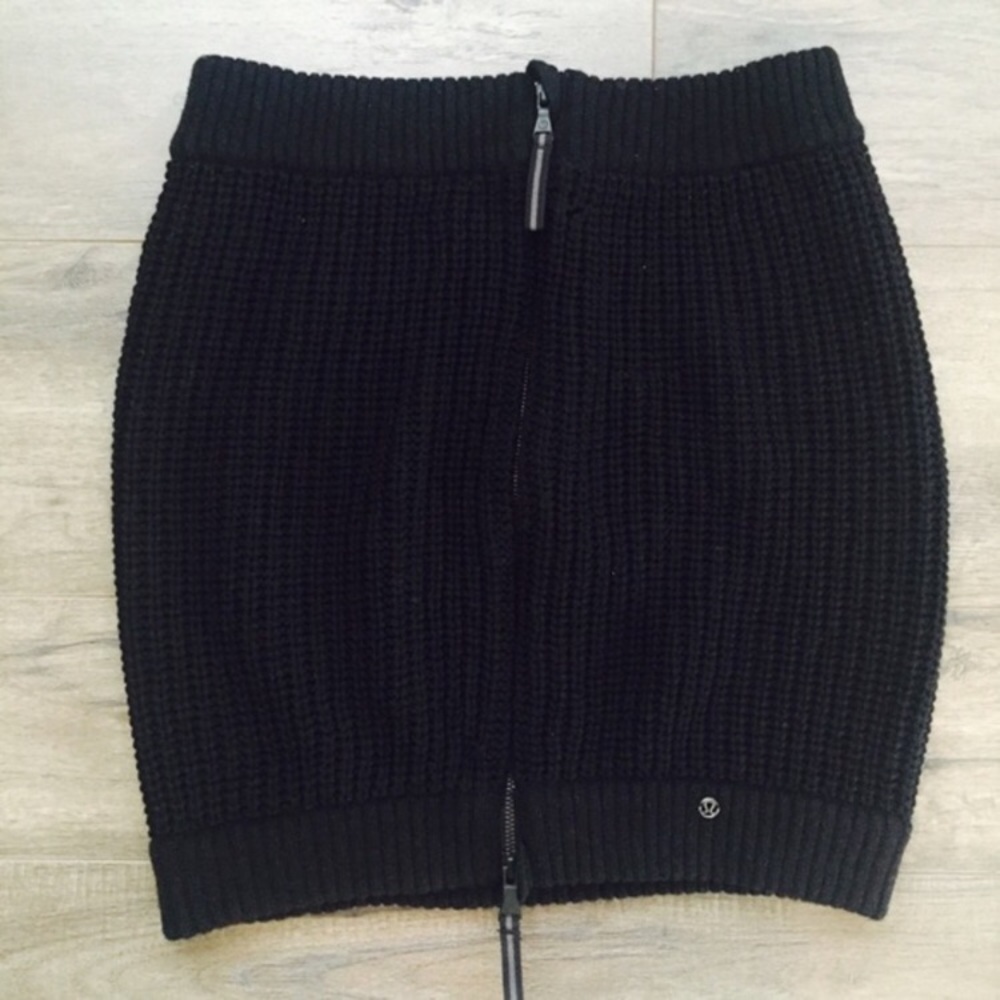 (SOLD) LULULEMON Falling Freely Neck Warmer Scarf - Picture 6 of 8